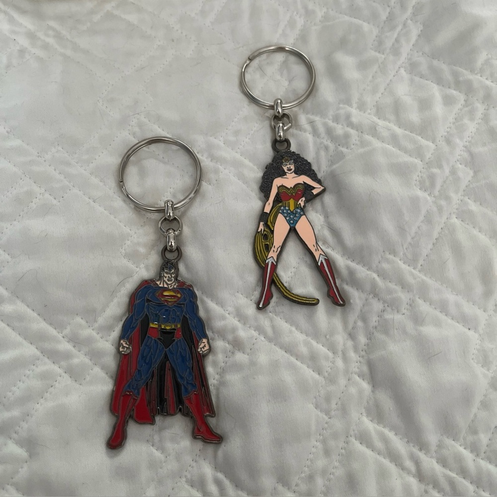 Superhero Keychains Set. WB Bros. Superman and Wonder Woman Metal Keychains 2000